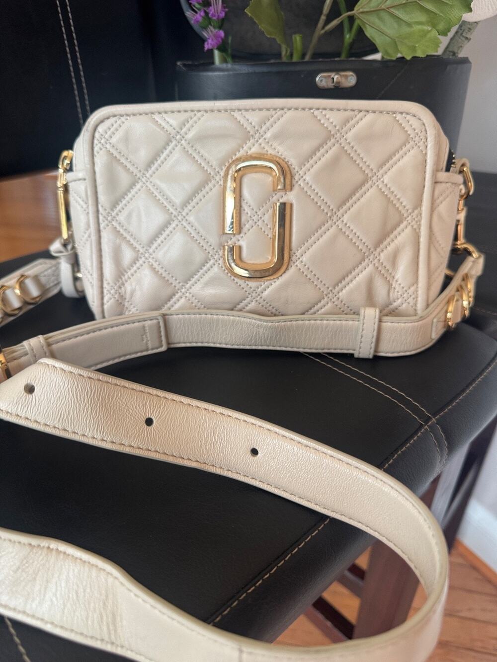 MARC JACOBS "THE SOFTSHOT 21" quilted PEBBLED CREAM LEATHER CROSSBODY (300